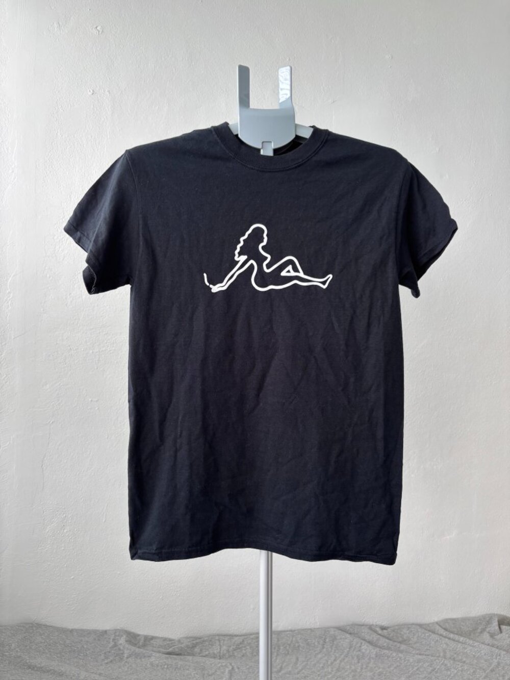 Fatal 1of1 Smoking Mudflap Girl Graphic Tee Mens S Black White Silhouette Skate